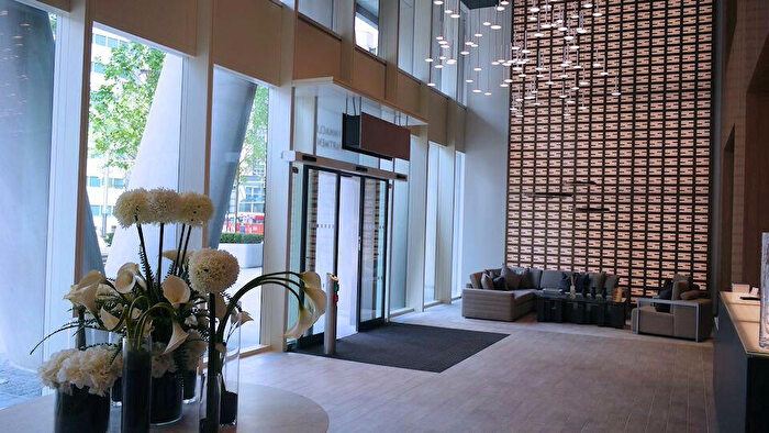 2 Bedroom Duplex For Sale In Tennyson Apartments， Saffron Central Square, CR0