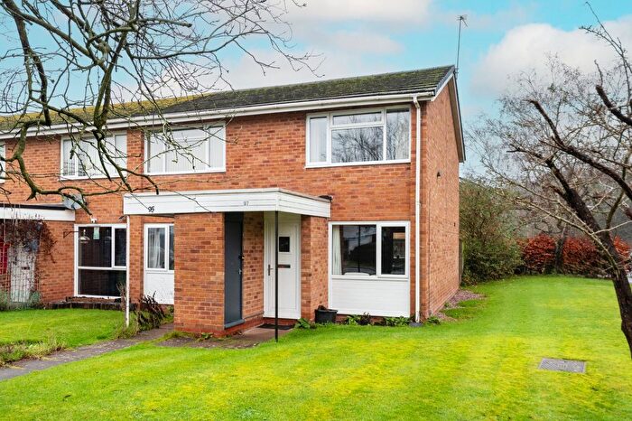 2 Bedroom Maisonette For Sale In Nethercote Gardens, Shirley, Solihull, West Midlands, B90