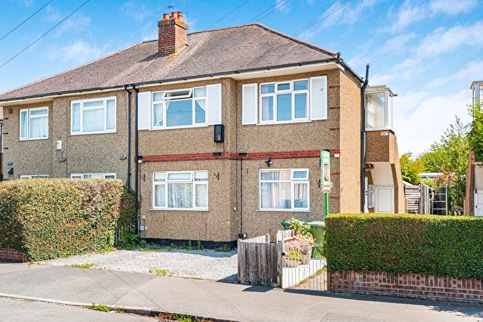 2 Bedroom Maisonette For Sale In Brightside Avenue, Staines-Upon-Thames, TW18