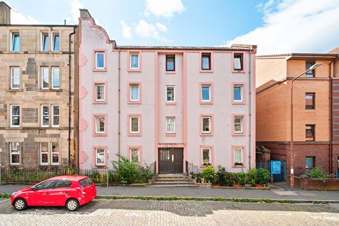 3 Bedroom Flat For Sale In / Springwell Place, Edinburgh, EH11