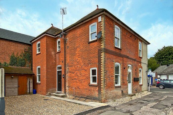 1 Bedroom Flat To Rent In Crookham Road, Fleet GU51