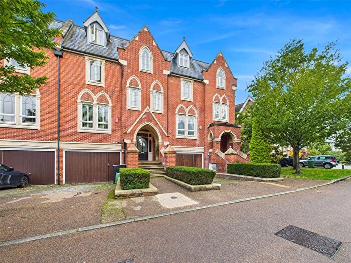 6 Bedroom Terraced House To Rent In Martineau Drive, St Margarets, TW1