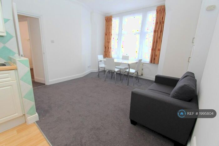 1 Bedroom Flat To Rent In Howitt Road, London, NW3