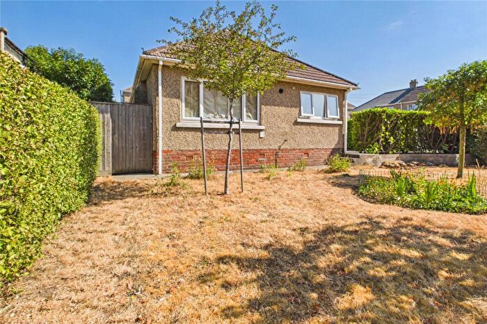 3 Bedroom Bungalow For Sale In Jefferies Avenue, Upper Stratton, Swindon, SN2
