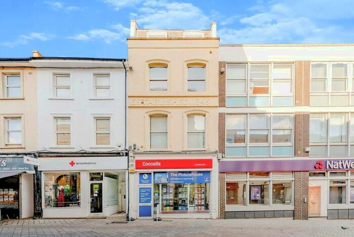 1 Bedroom Flat To Rent In Station Road, Redhill, RH1