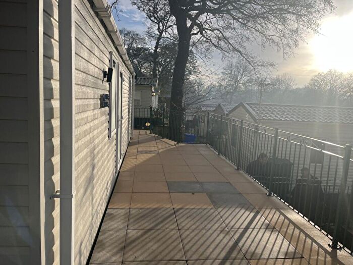 2 Bedroom Park Home For Sale In MIll Lane, Hawksworth, Leeds, LS20