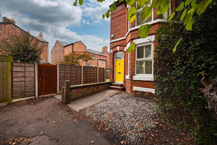 4 Bedroom End Of Terrace House For Sale In Montrose Avenue, Manchester, M20