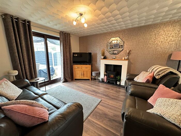 4 Bedroom Detached House For Sale In Ger Y Llan, Penrhyncoch, Aberystwyth, SY23