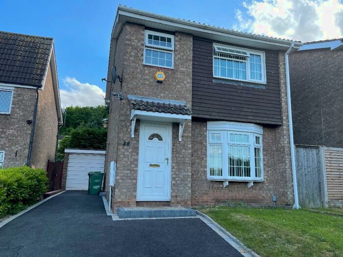 3 Bedroom Detached House To Rent In Saint Christopher Close, West Bromwich, West Midlands, B70