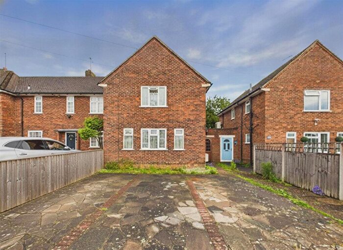 3 Bedroom Semi-Detached House For Sale In Brackenbridge Drive, Ruislip, HA4