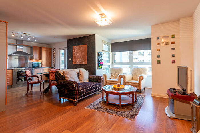 2 Bedroom Flat To Rent In L – Portland Gardens, Edinburgh, EH6