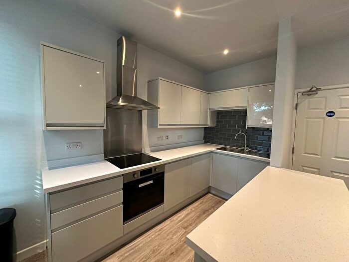 4 Bedroom Flat To Rent In Castle Boulevard, Nottingham, Nottinghamshire, NG7