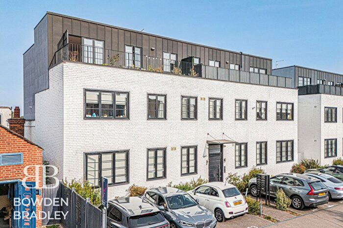 1 Bedroom Flat For Sale In - Maybank Road, South Woodford, E18