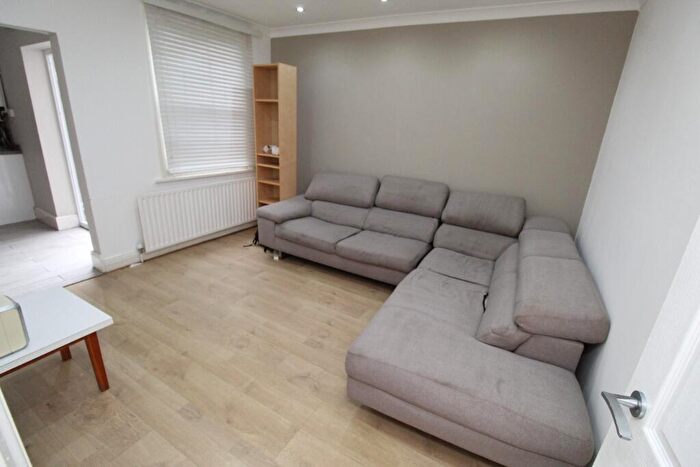 6 Bedroom Detached House To Rent In Balfour Road, Lenton, Nottingham, NG7