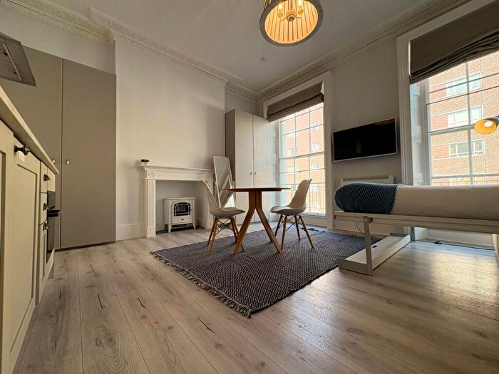 Studio To Rent In Studio Flat, Gloucester Place, Baker Street, NW1