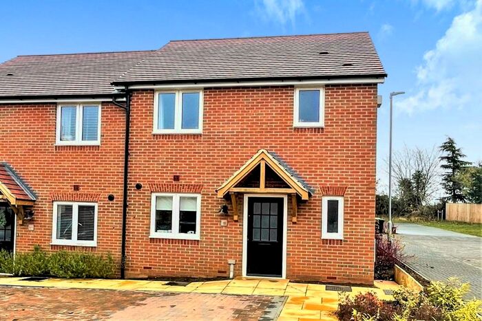 2 Bedroom Semi-Detached House For Sale In Leigh Woods Place, Silsoe, Bedford MK45