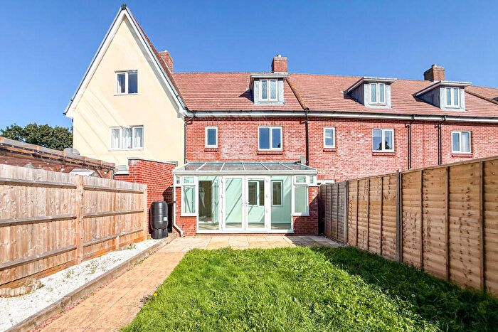 3 Bedroom Town House For Sale In Brunel Drive, Hailsham, East Sussex, BN27