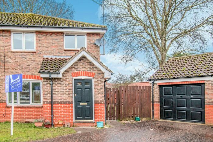 3 Bedroom Semi-Detached House To Rent In Broadgate, Taverham, Norwich, NR8