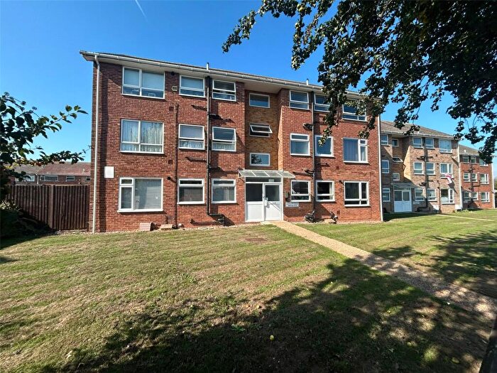 2 Bedroom Flat For Sale In Vigilant Way, Riverview Park, Kent, DA12