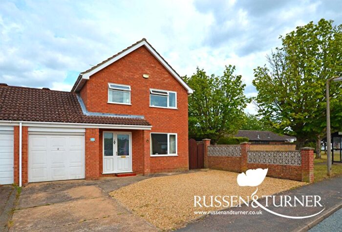 3 Bedroom Link Detached House For Sale In Family Home On St. Augustines Way, South Wootton, PE30