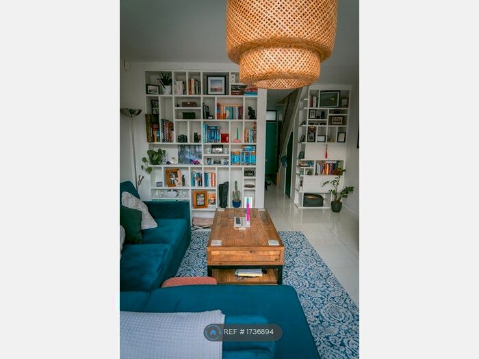 3 Bedroom Semi-Detached House To Rent In Daubeney Road, London, E5