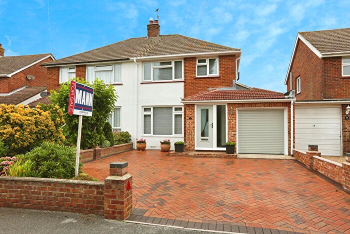 3 Bedroom Semi-Detached House For Sale In Painswick Close, Sarisbury Green, Southampton, Hampshire, SO31