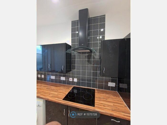 3 Bedroom Flat To Rent In Kerr Street, Barrhead, Glasgow, G78