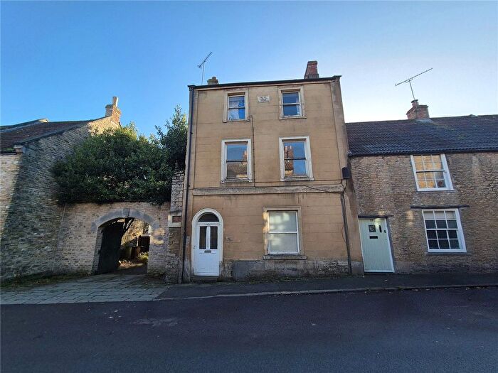 2 Bedroom Flat For Sale In Selwood Road, Frome, Somerset, BA11