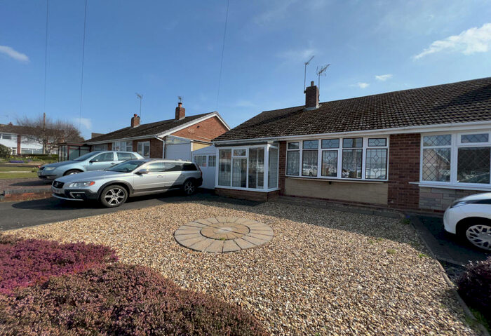 2 Bedroom Bungalow To Rent In Kingston Way, Kingswinford, West Midlands, DY6