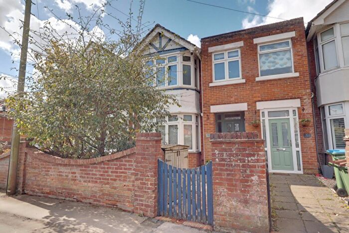 3 Bedroom Terraced House For Sale In Shirley, Southampton, SO15