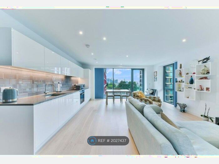 2 Bedroom Flat To Rent In Fairwater House, London, E16