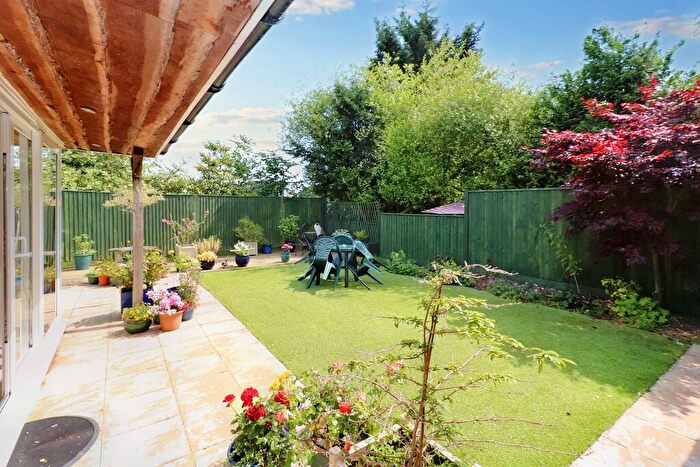 2 Bedroom Detached Bungalow To Rent In Upper St Helens Road, Hedge End, SO30