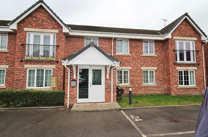 2 Bedroom Flat For Sale In Moat Way, Brayton, Selby, YO8