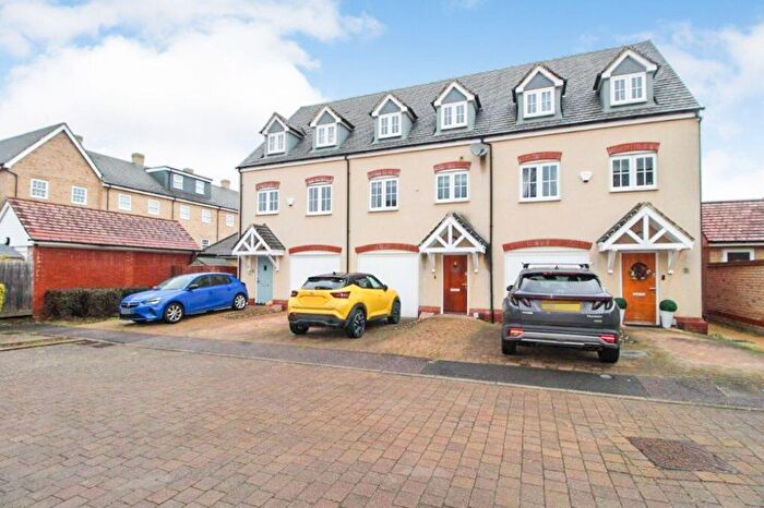 4 Bedroom Town House For Sale In Woodpecker Gardens, Wixams, Bedford, MK42