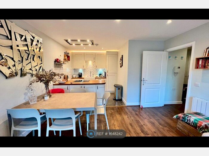 2 Bedroom Flat To Rent In Tarves Way, London, SE10