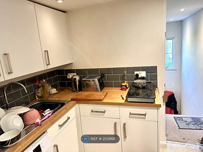 Studio To Rent In Salthill Road, Chichester, PO19
