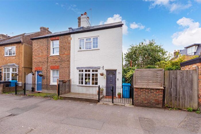 2 Bedroom Semi Detached House For Sale In Oak Lane, Windsor, SL4