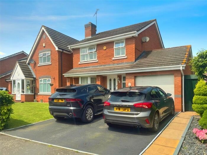 3 Bedroom Detached House To Rent In Kiln Close, Nuneaton, Warwickshire, CV10