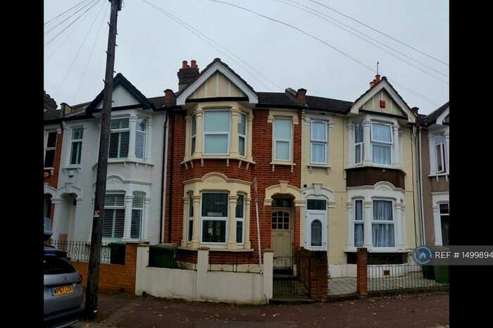3 Bedroom Terraced House To Rent In Lichfield Road, London, E6