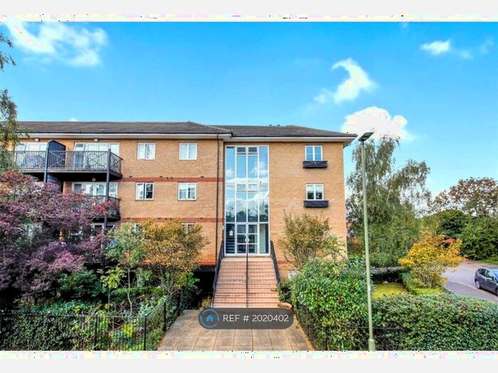 2 Bedroom Flat To Rent In Cranbourne Court, London, N2