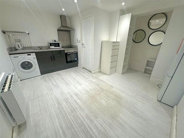 Studio To Rent In Edmund Road, Sheffield, S2