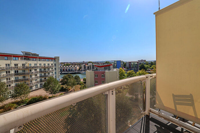 1 Bedroom Flat For Sale In The Crescent, Hannover Quay, Bristol, BS1