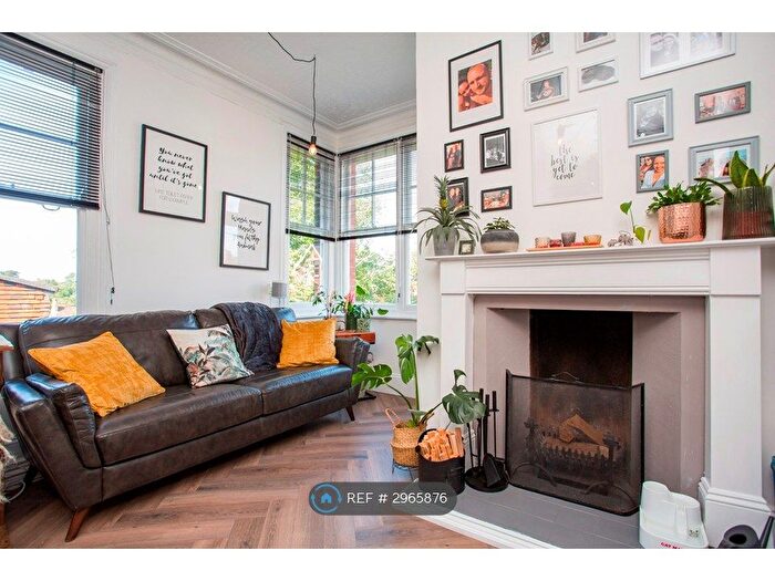 2 Bedroom Flat To Rent In Boyne Park, Tunbridge Wells, TN4