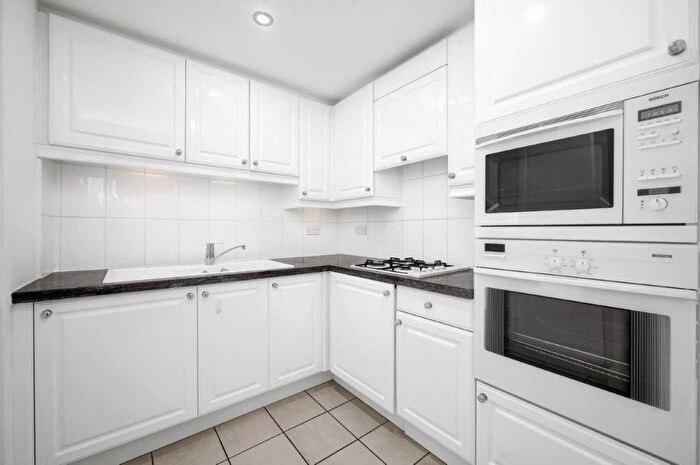 1 Bedroom Flat To Rent In Wrights Lane, London, W8