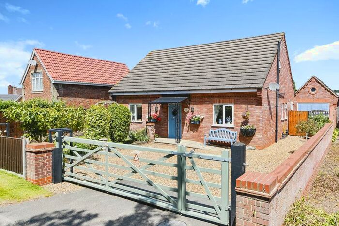 3 Bedroom Bungalow For Sale In Main Road, Terrington St. John, Norfolk, PE14