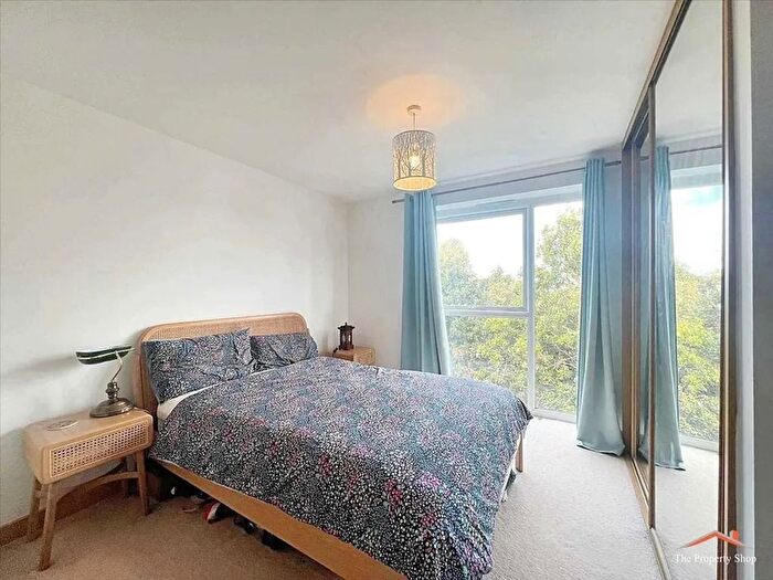 2 Bedroom Flat For Sale In Zodiac Close, Pisces Court, HA8