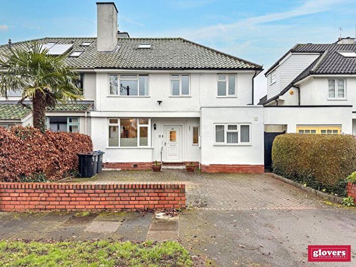 5 Bedroom Semi Detached House For Sale In Elmfield Crescent, Moseley, Birmingham, B13