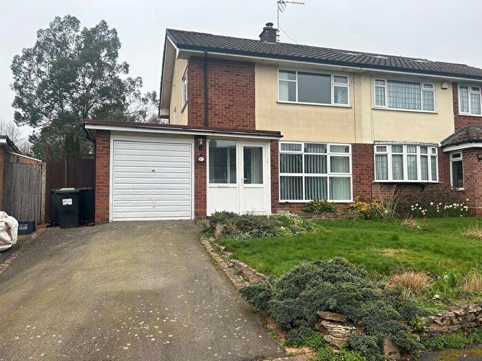 3 Bedroom Semi-Detached House To Rent In Blythesway, Alvechurch, B48