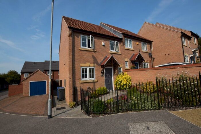 3 Bedroom Semi-Detached House To Rent In Meldrum Drive, Gainsborough, DN21