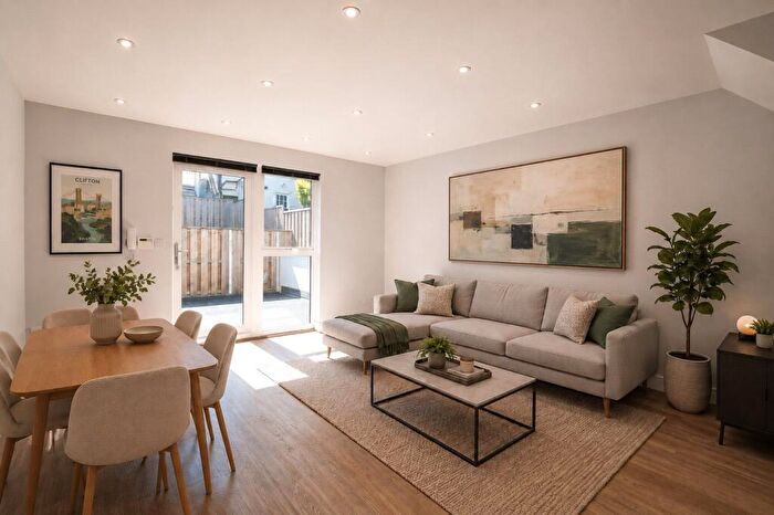1 Bedroom Maisonette For Sale In Sydenham Road, Cotham, Bristol, BS6